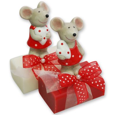 Sheep milk soap 100g, decorated with a mouse, Classic/pomegranate 