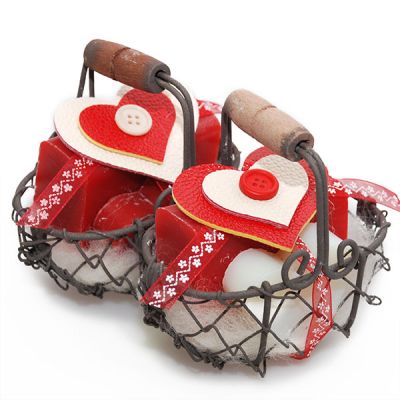 Wire basket filled with a sheep milk soap 100g and a soap heart 23g decorated with a heart, Classic/Rose/Pomegranate 